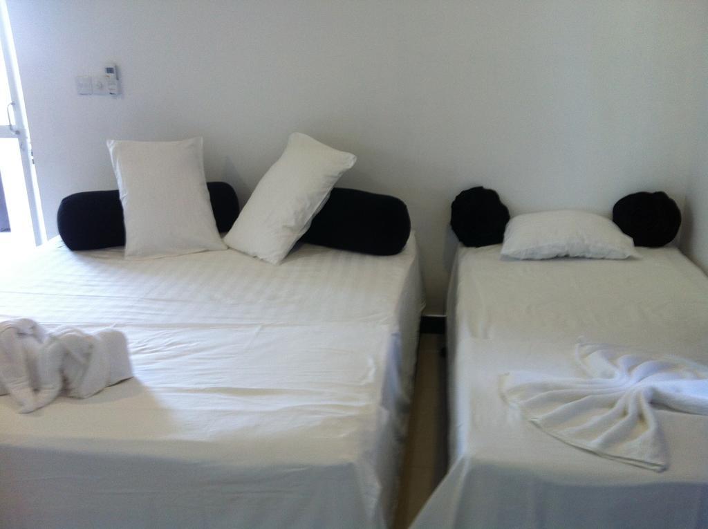 Friends Guesthouse Kudapaduwa Esterno foto