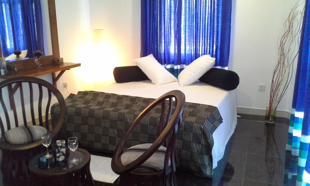 Friends Guesthouse Kudapaduwa Esterno foto