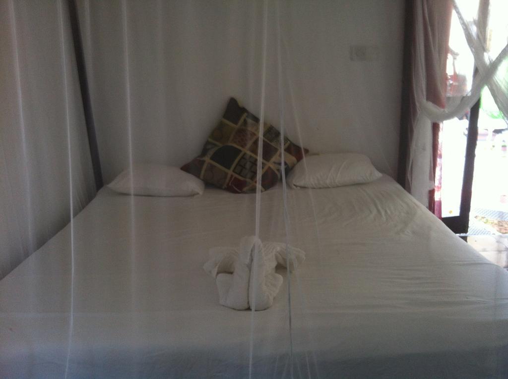 Friends Guesthouse Kudapaduwa Esterno foto
